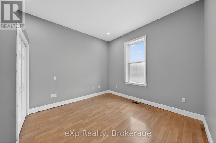 Photo 14 at 12 Fleet Street, Brantford