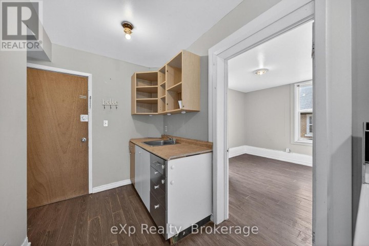 Photo 21 at 12 Fleet Street, Brantford