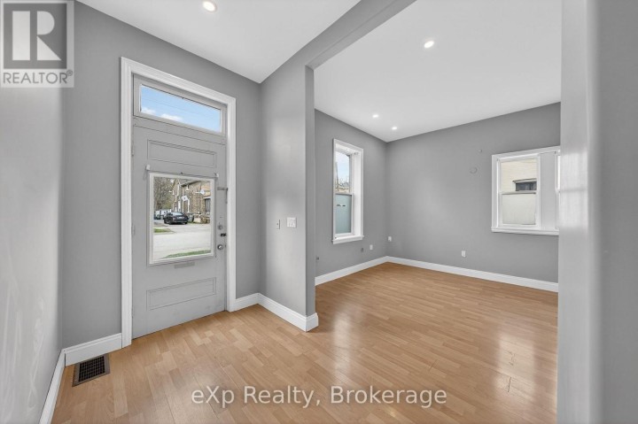 Photo 4 at 12 Fleet Street, Brantford