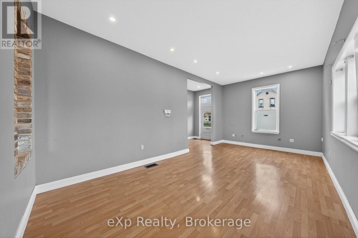 Photo 7 at 12 Fleet Street, Brantford