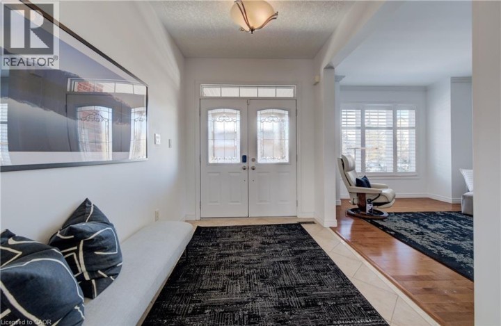 Photo 4 at 169 Falconridge Drive, Lexington / Lincoln Village, Kitchener