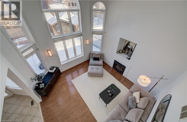 Photo 5 at 169 Falconridge Drive, Lexington / Lincoln Village, Kitchener