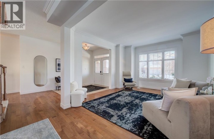 Photo 8 at 169 Falconridge Drive, Lexington / Lincoln Village, Kitchener