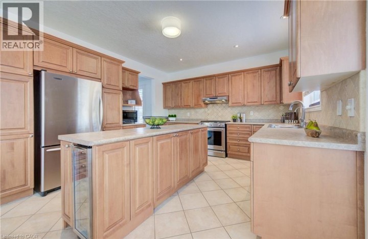 Photo 14 at 169 Falconridge Drive, Lexington / Lincoln Village, Kitchener