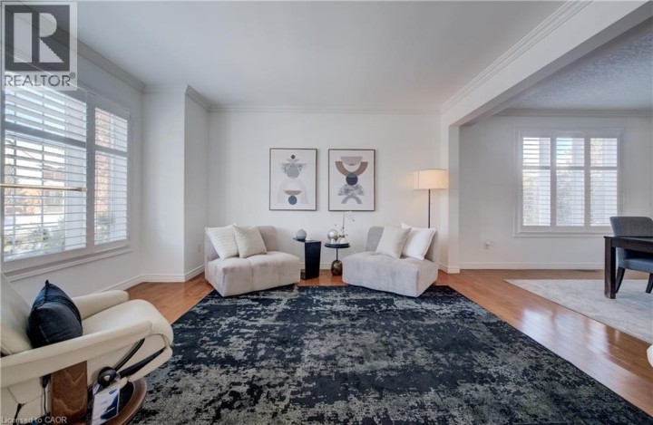 Photo 6 at 169 Falconridge Drive, Lexington / Lincoln Village, Kitchener