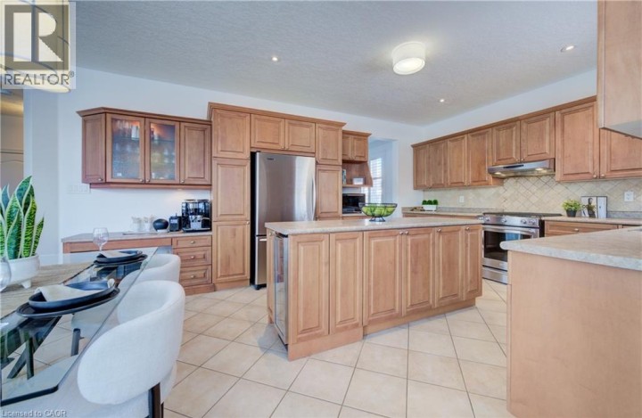 Photo 15 at 169 Falconridge Drive, Lexington / Lincoln Village, Kitchener