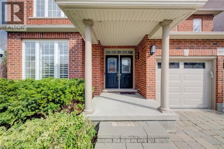 Photo 3 at 169 Falconridge Drive, Lexington / Lincoln Village, Kitchener