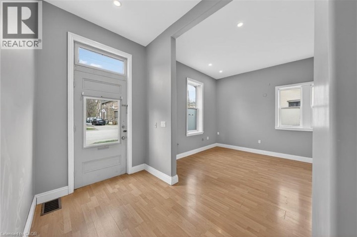 Photo 4 at 12 Fleet Street, North Ward, Brantford