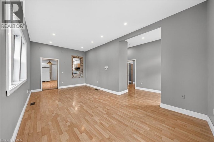 Photo 9 at 12 Fleet Street, North Ward, Brantford