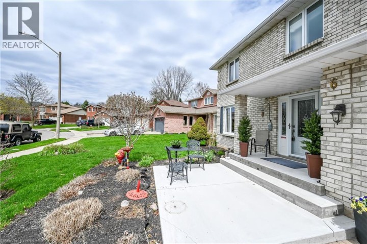 Photo 2 at 6 Winter Way, Beckett, Brantford