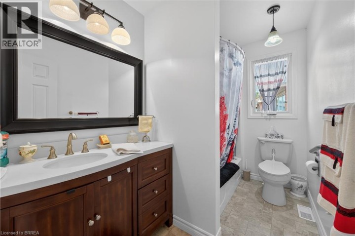 Photo 31 at 6 Winter Way, Beckett, Brantford