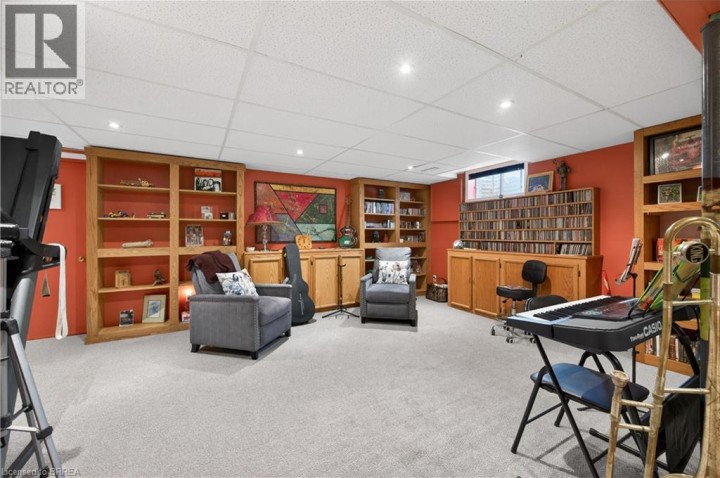 Photo 37 at 6 Winter Way, Beckett, Brantford