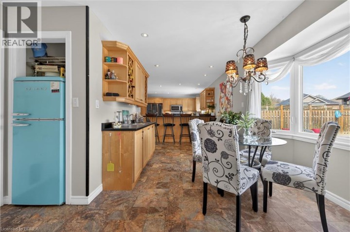 Photo 14 at 6 Winter Way, Beckett, Brantford