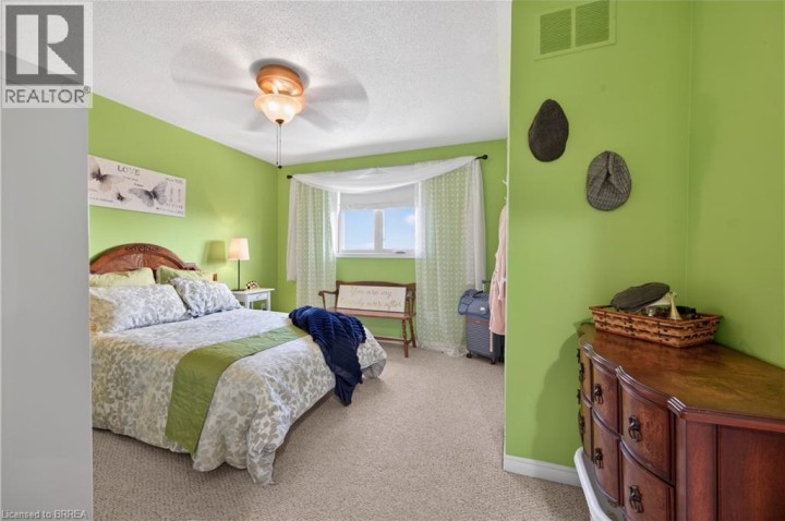 Photo 29 at 6 Winter Way, Beckett, Brantford