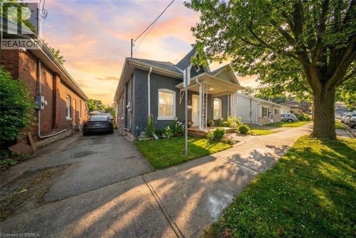 Photo 4 at 8 Main Street, North Ward, Brantford