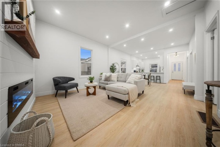 Photo 13 at 8 Main Street, North Ward, Brantford