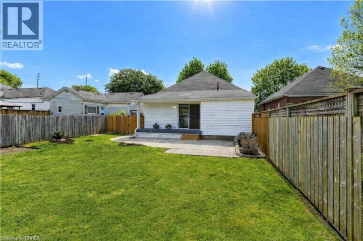 Photo 26 at 8 Main Street, North Ward, Brantford