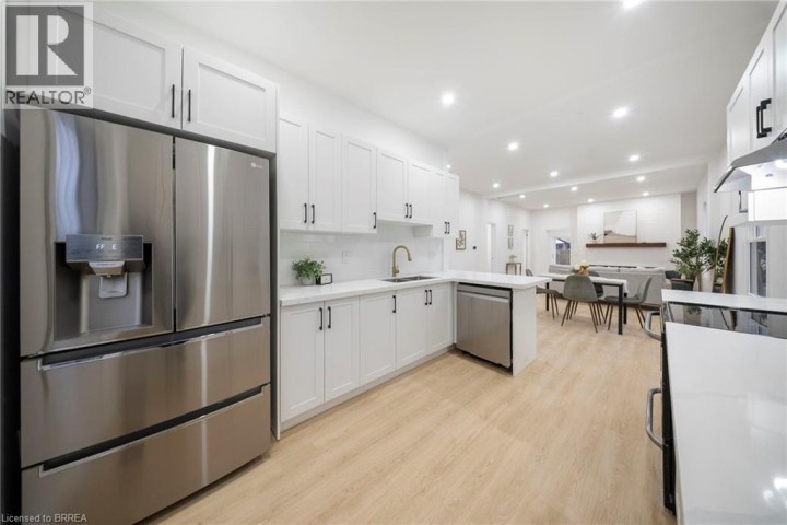 Photo 10 at 8 Main Street, North Ward, Brantford