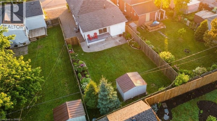 Photo 24 at 8 Main Street, North Ward, Brantford