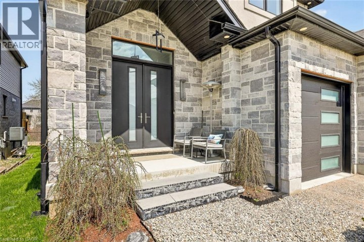 Photo 6 at 349 Masters Drive, Woodstock - North, Woodstock
