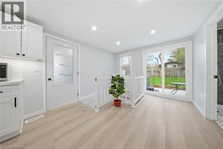 Photo 10 at 71 Fourth Avenue, Echo Place, Brantford