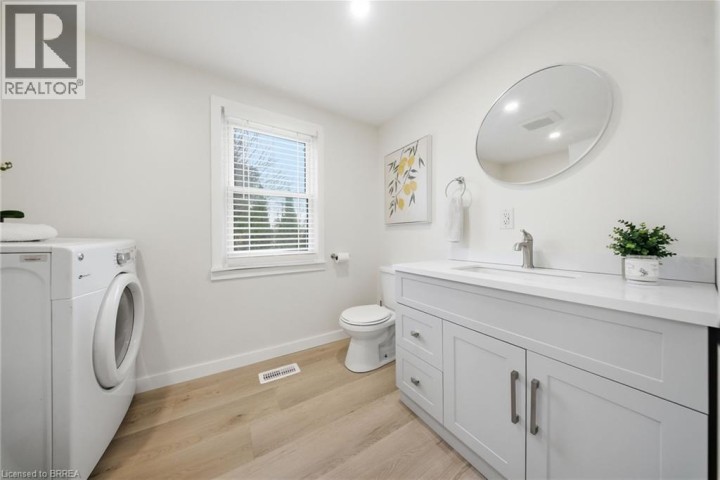 Photo 15 at 71 Fourth Avenue, Echo Place, Brantford