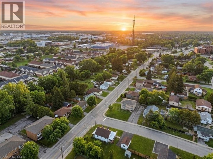 Photo 16 at 71 Fourth Avenue, Echo Place, Brantford