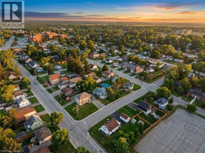 Photo 17 at 71 Fourth Avenue, Echo Place, Brantford