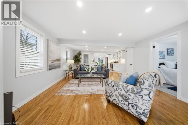 Photo 3 at 71 Fourth Avenue, Echo Place, Brantford