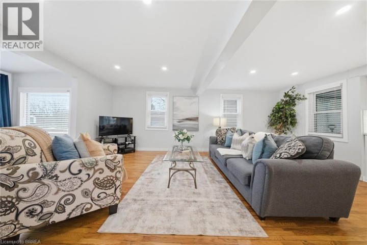 Photo 4 at 71 Fourth Avenue, Echo Place, Brantford