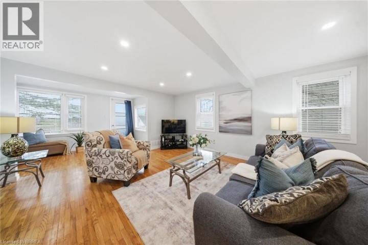 Photo 5 at 71 Fourth Avenue, Echo Place, Brantford