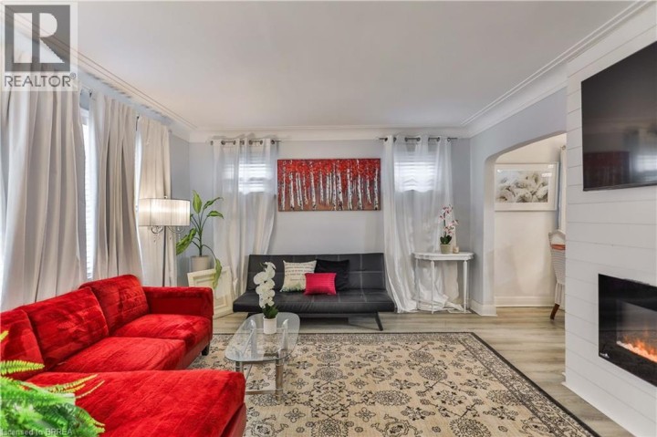 Photo 4 at 75 Tollgate Road, Queensway / Grove, Brantford