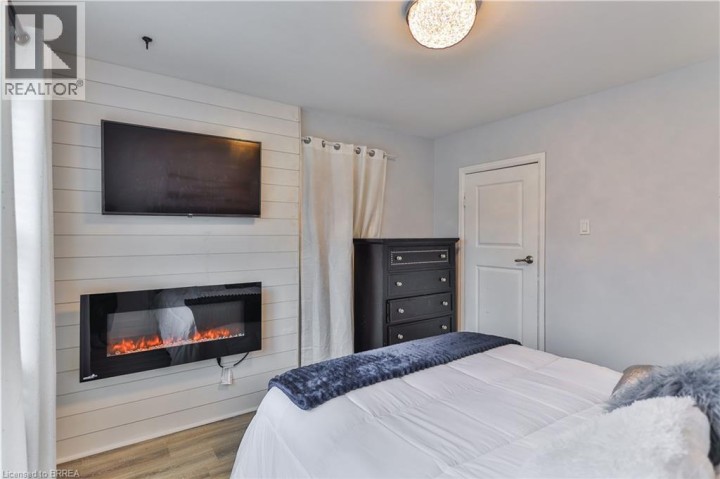 Photo 13 at 75 Tollgate Road, Queensway / Grove, Brantford