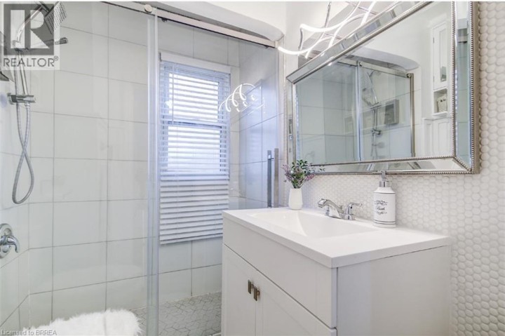 Photo 15 at 75 Tollgate Road, Queensway / Grove, Brantford