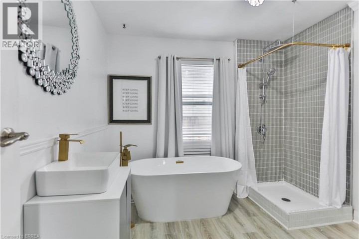 Photo 16 at 75 Tollgate Road, Queensway / Grove, Brantford