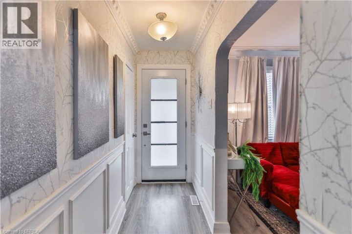 Photo 3 at 75 Tollgate Road, Queensway / Grove, Brantford