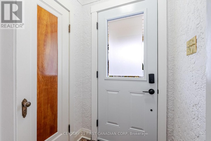 Photo 4 at 108 Myrtle Street, St. Thomas