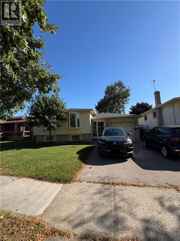 Photo 1 at 11 Nashua Drive, Lynden Hills, Brantford