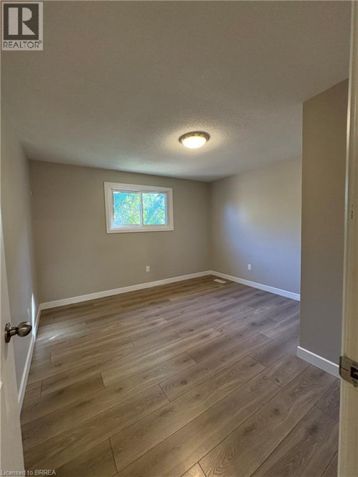 Photo 10 at 11 Nashua Drive, Lynden Hills, Brantford