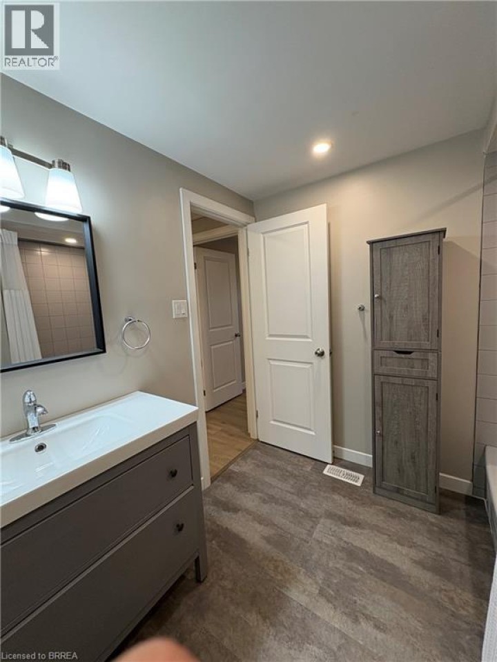 Photo 4 at 11 Nashua Drive, Lynden Hills, Brantford