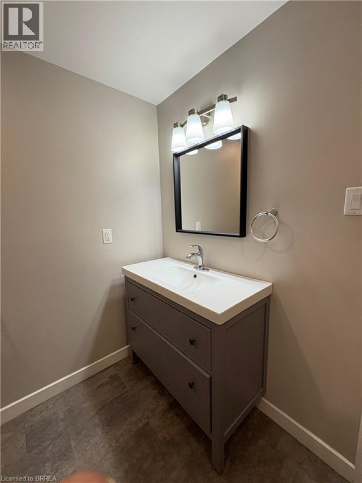 Photo 6 at 11 Nashua Drive, Lynden Hills, Brantford