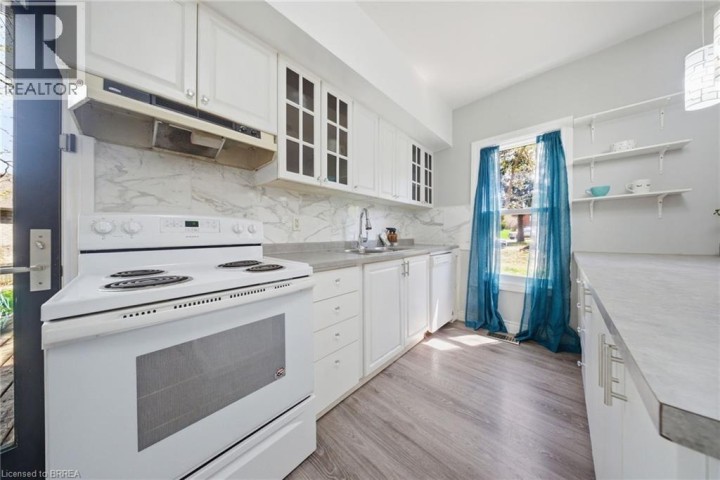 Photo 11 at 38 Mount Pleasant Street, Old West Brant, Brantford