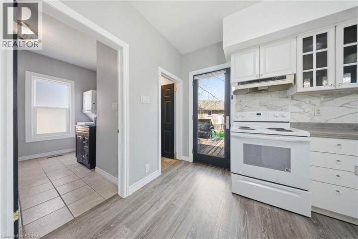 Photo 12 at 38 Mount Pleasant Street, Old West Brant, Brantford