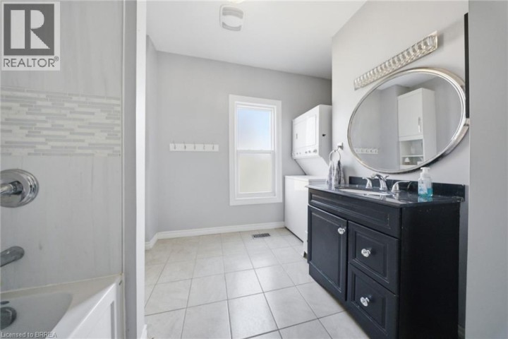Photo 16 at 38 Mount Pleasant Street, Old West Brant, Brantford