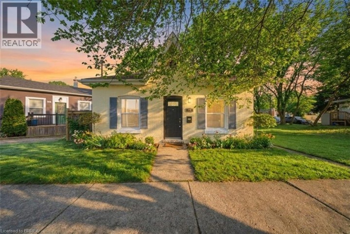 Photo 3 at 38 Mount Pleasant Street, Old West Brant, Brantford
