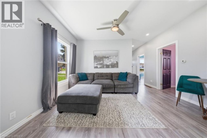 Photo 5 at 38 Mount Pleasant Street, Old West Brant, Brantford