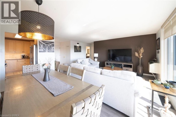 Photo 10 at 715 - 9 Bonheur Court, Lynden Hills, Brantford