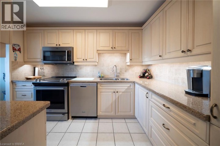Photo 12 at 715 - 9 Bonheur Court, Lynden Hills, Brantford