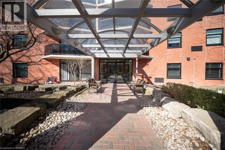 Photo 3 at 715 - 9 Bonheur Court, Lynden Hills, Brantford