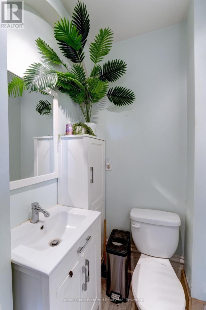 Photo 11 at 4 Clyde Street, Norwich Town, Norwich